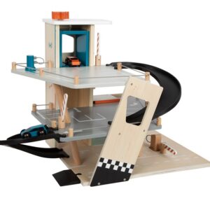 Legler-puidust-parkimismaja-Rally