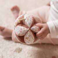 Little-Dutch-pehme-pall-haaramiseks-FlowersButterflies1
