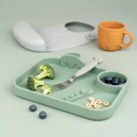 Peekaboo-silikoonist-taldrik-Deer-friends-Green