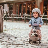 Scoot-and-Ride-ratas-Highwaykick1-Lifestyle-brown-lines1