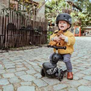 Scoot-and-Ride-ratas-Highwaykick1-Lifestyle-zebra1