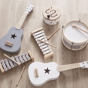 kids-concept-puidust-kitarr-1