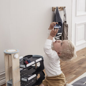 kids-concept-puidust-parkimismaja-aiden-1