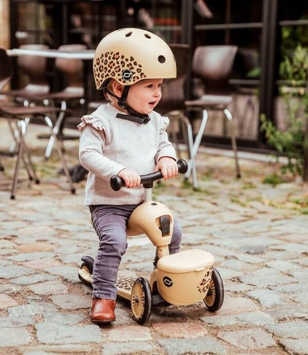 Scoot-and-Ride-väikelaste-jalgrattakiiver-leopard1