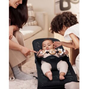 babybjorn-black-white_bouncer_m_nguasi