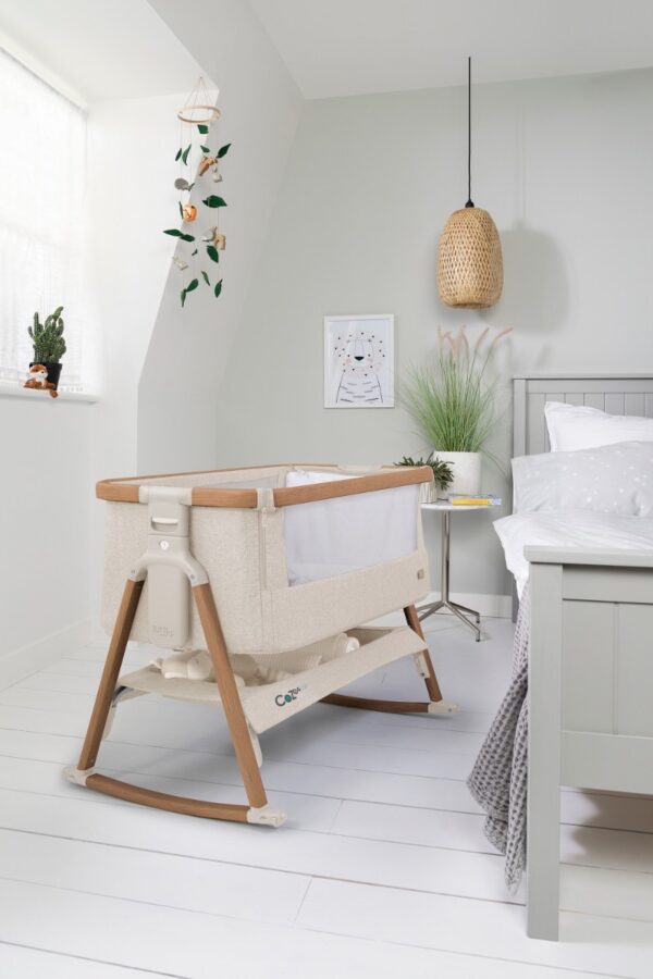 kiikuv-beebihall-cozee_air_scandinavian_walnut_ecru