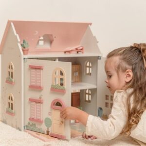 little-dutch-doll-house