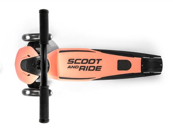 scoot-and-ride-highwaykick-5-led-peach-toukeratas