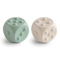 Mushie-silikoonist-täringud-Cambridge-Blue-Shifting-Sand