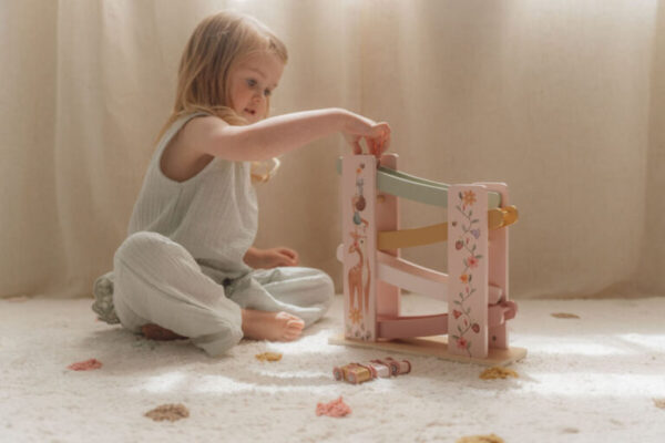 Little Dutch puidust rallirada Fairy Garden - Image 2