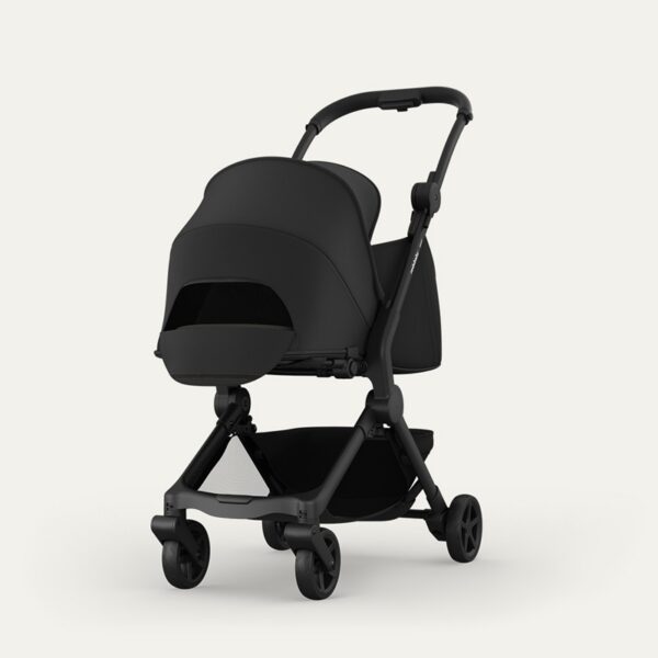 Redsbaby_SKIP3-Stroller_Black_V25_16_Bassinet