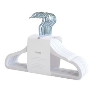 3-sporuts-riidepuud-hangers-white