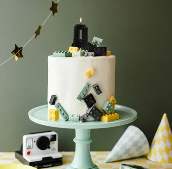 numbriga-sunnipaeva-kuunal-birthday-candle