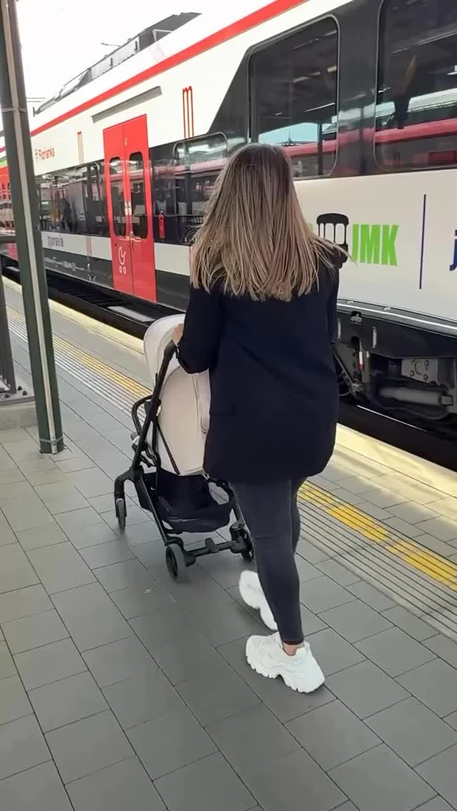 Zopa Jet kergkäru on valmis uuteks seiklusteks!-kerge
-ühe käega kokkuvolditav
- täislamav iste ja suur kaarvari
- käsupagasi mõõtuSeiklused alaku! ✈️🚊🚢#kergkäru #zopa #zopajet #kiddsty #travelstroller